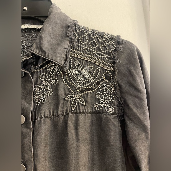 Zara Embroidered Gray/silver Button Down Shirt  Size XS - Picture 2 of 5